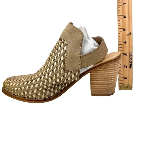 Very Volatile Sandra Heel in Beige Size 9 - Picture 7 of 8